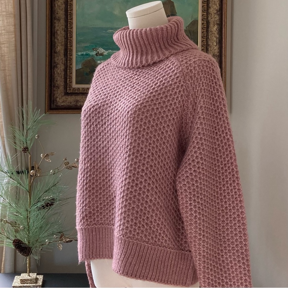 Neiman Marcus Dusty Rose Pink Turtleneck Sweater